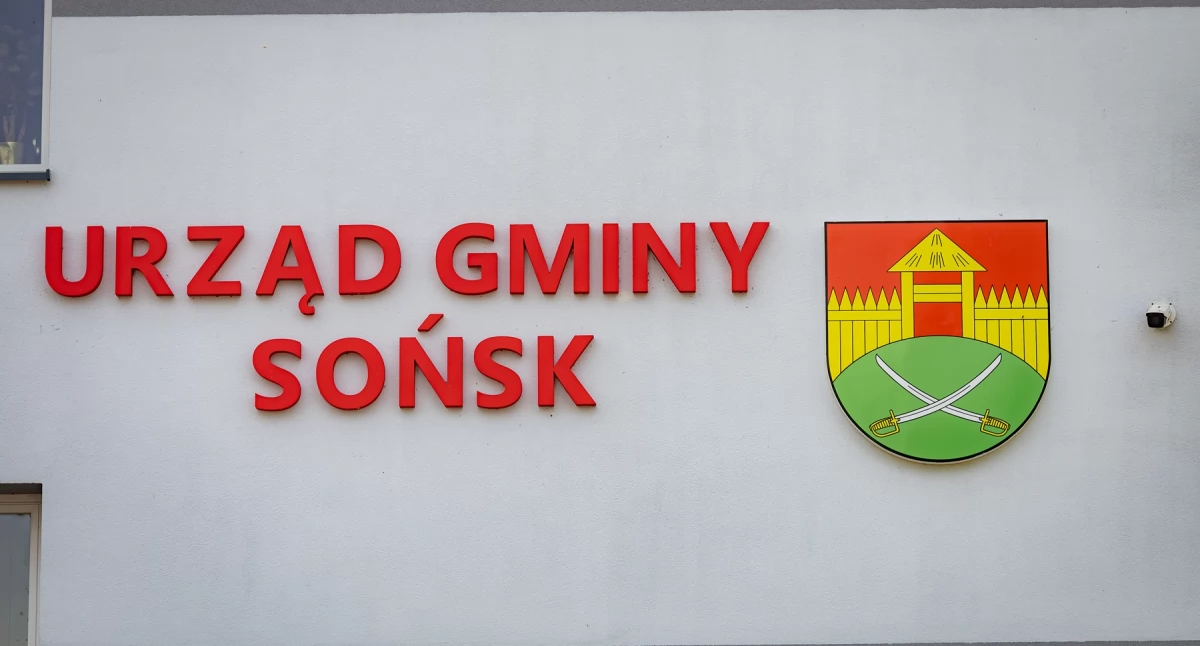 Samorząd, Urząd gminy szuka pracownika - zdjęcie, fotografia