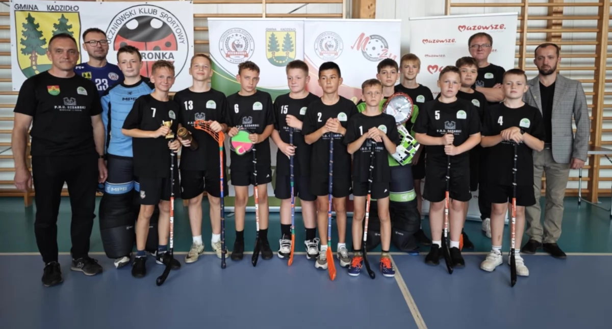 Inne Sporty, Drużyna Sońska rozpoczęła zmagania mazowieckiej lidze unihokeja - zdjęcie, fotografia