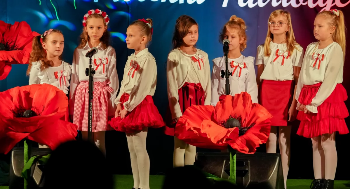 Inne Wydarzenia, Międzyszkolny Konkurs Piosenki Patriotycznej gminie Ojrzeń [wyniki/zdjęcia] - zdjęcie, fotografia