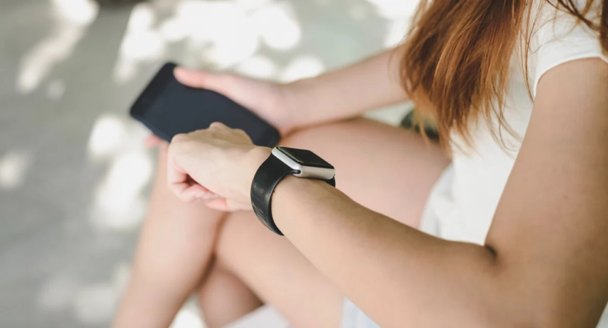 Porady i ciekawostki, Który smartwatch najlepszy pracy baterii - zdjęcie, fotografia
