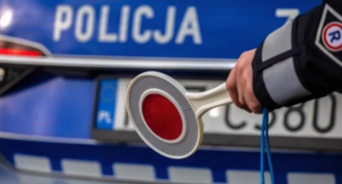 Piraci Drogowi, Promile zakaz koncie ciężka Młody kierowca wpadł koło Ciechanowa - zdjęcie, fotografia