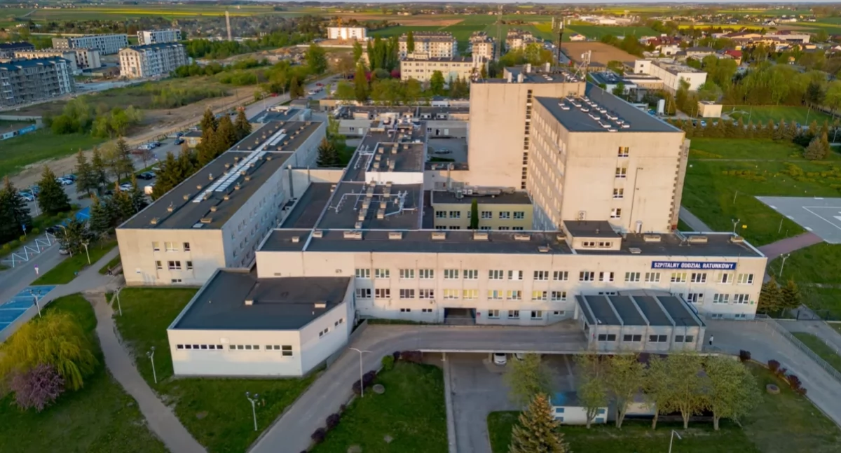 Seniorzy, Senior Ciechanowie szpitalu pojawi miasteczko zdrowia - zdjęcie, fotografia
