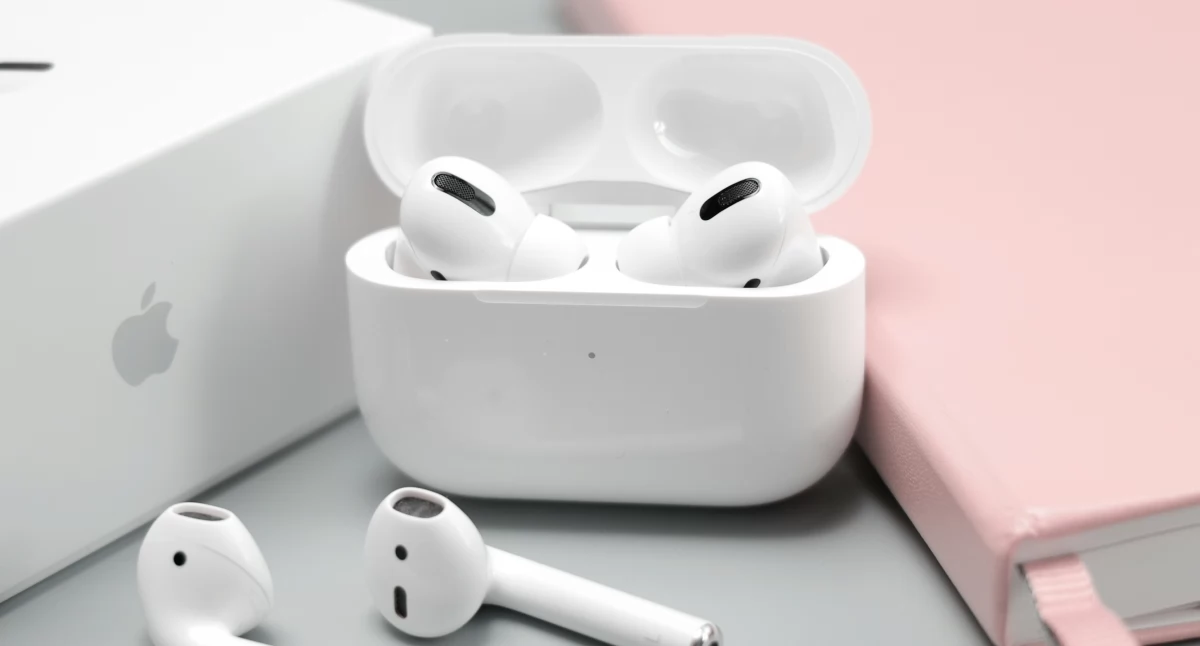 Porady i ciekawostki, AirPods AirPods bezprzewodowe słuchawki Apple wymagających - zdjęcie, fotografia