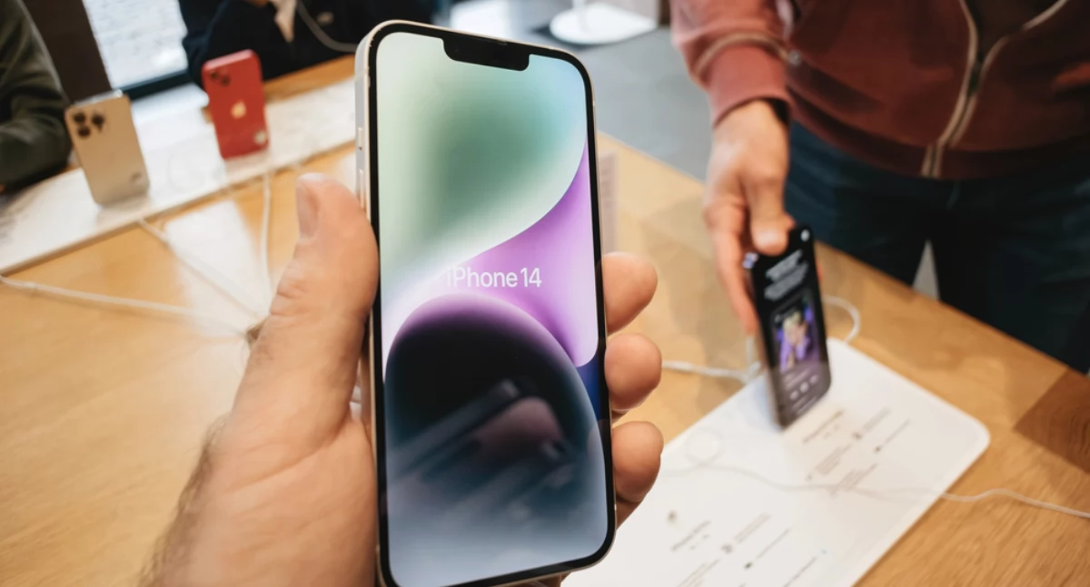 Porady i ciekawostki, Jakie iPhone’a wybrać jeśli zależy stylu bezpieczeństwie - zdjęcie, fotografia