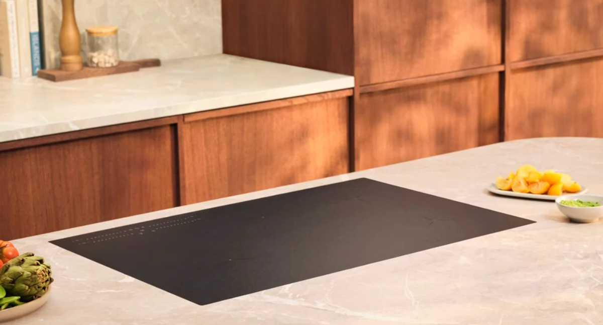 Porady i ciekawostki, Płyta indukcyjna Electrolux SaphirMatt® łączy trwałość eleganckim wykończeniem - zdjęcie, fotografia