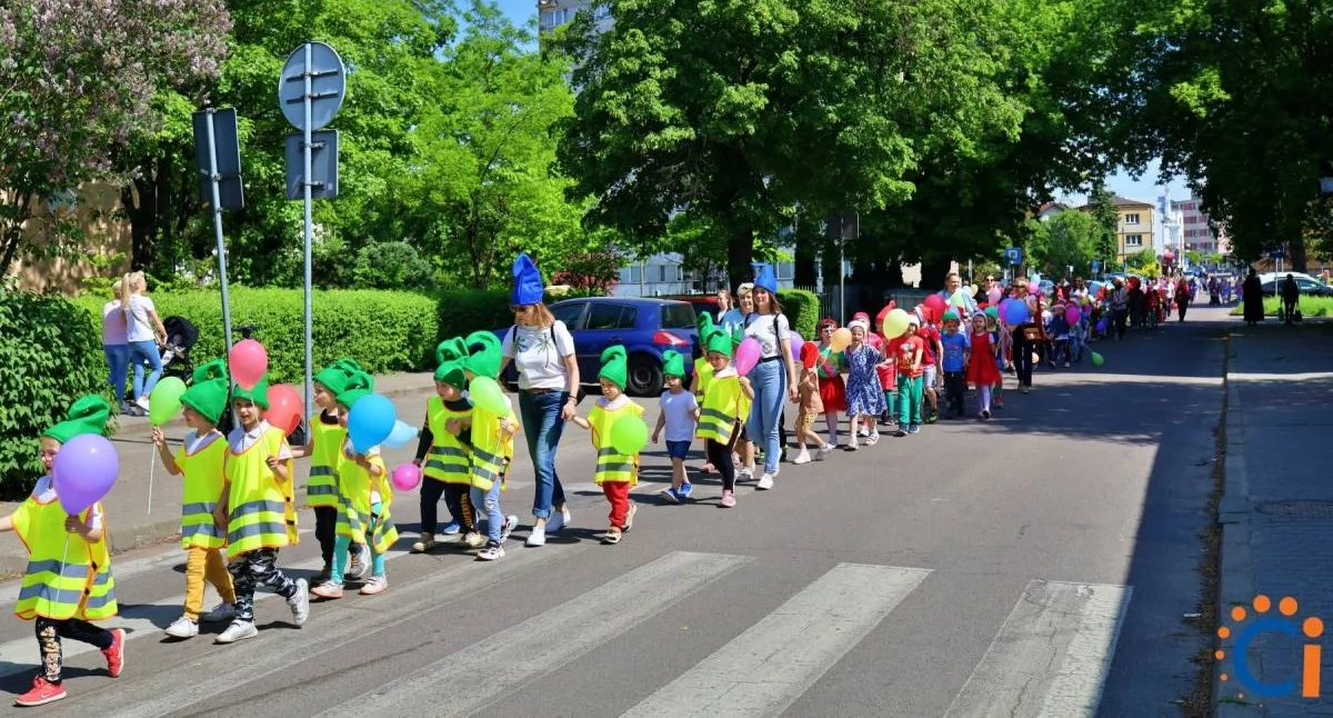 Inne Wydarzenia, Utrudnienia ruchu centrum Ciechanowa Odbędzie Parada Krasnoludków - zdjęcie, fotografia