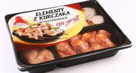 elementy z kurczaka w przyprawach na grill male