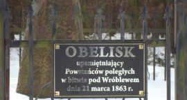 obelisk napis