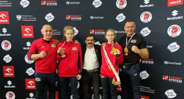 Ogromny sukces ciechanowskich pięściarek. Przywiozły złoto i brąz
