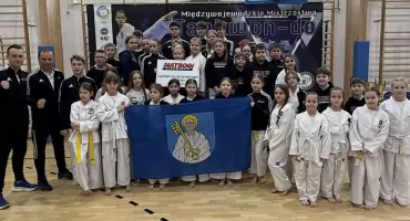 Zawodnicy z Ciechanowa zdobyli ponad 20 medali na Mistrzostwach Mazowsza! [zdjęcia]