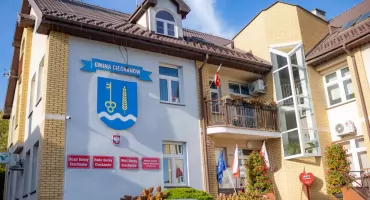 Kto dowiezie uczniów z gminy Ciechanów? Wybrana oferta nie była najtańsza