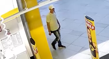 Kradzież w centrum handlowym w Ciechanowie. Policja poszukuje tego mężczyzny