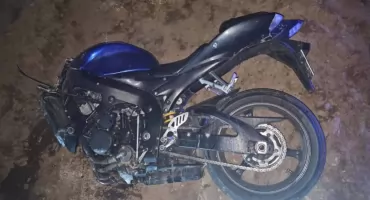 Wypadek pod Ciechanowem. Pijany motocyklista uderzył w przepust