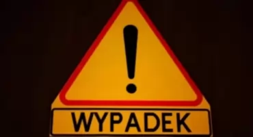 Tragiczny wypadek. BMW dachowało i uderzyło w ogrodzenie