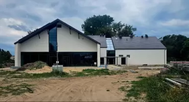 Kosztowna budowa w pobliżu Ciechanowa na ukończeniu. Kto wyposaży obiekt?