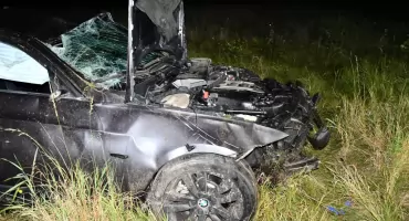 Trzy osoby ranne w wypadku. VW zderzył się z BMW [zdjęcia]