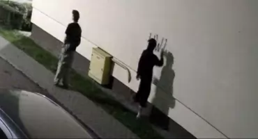 Ciechanowska spółdzielnia szuka wandala [zdjęcia]