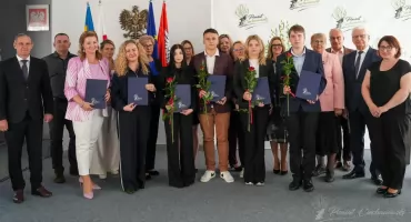 Nagrody dla najlepszych maturzystów i uczniów ze szkół średnich w Ciechanowie [zdjęcia]