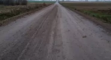 Zanieczyszczone drogi w powiecie ciechanowskim. Interweniuje policja