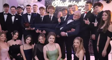 Studniówka 2026 w Krasiniaku. Za nami bal maturalny w I LO w Ciechanowie [fotorelacja]
