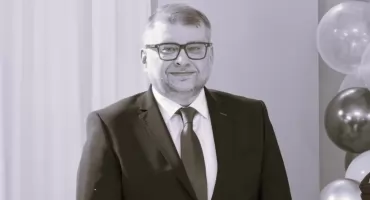 AKTUALIZACJA. Nagle zmarł wicedyrektor Krasiniaka. Wcześniej uczył w ZS nr 2. Cios dla szkolnej społeczności