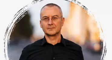 Jacek Hołub gościem spotkania w Miejskiej Bibliotece Publicznej w Ciechanowie