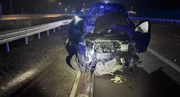 Zasnął za kierownicą. Obudziło go uderzenie w bariery [zdjęcia]