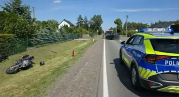 Wypadek w pobliżu Ciechanowa. Samochód zderzył się z motocyklem