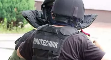 Alarmy bombowe w Ciechanowie. Interwencje służb w dwóch placówkach