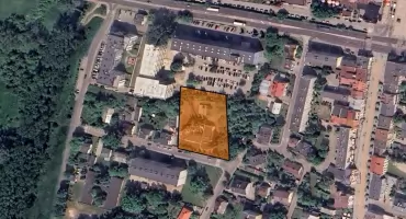 Orange próbuje sprzedać kolejne budynki w centrum Ciechanowa