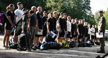 Blisko 150 ochotników rozpoczęło wakacyjne szkolenie w ciechanowskiej brygadzie [zdjęcia]