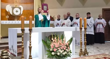 Nowy proboszcz otrzymał klucze do kościoła w Ciechanowie [zdjęcia]