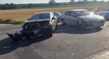 Z ostatniej chwili! Wypadek na skrzyżowaniu. Występują duże utrudnienia w ruchu [zdjęcia]