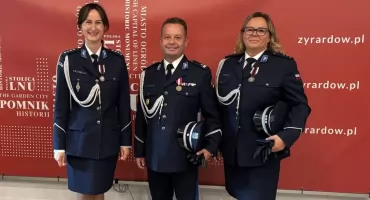 Odznaczenia i wyróżnienia dla policjantów z Ciechanowa podczas wojewódzkiego Święta Policji [zdjęcia]