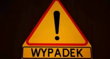 Opel uderzył w drzewo w Ciechanowie. Kierowca zasłabł?