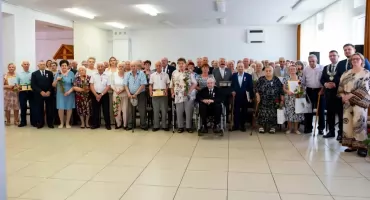Medale dla 40 par. Wyjątkowa uroczystość w gminie Ojrzeń [zdjęcia]