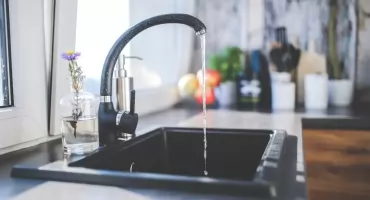 Sanepid w Ciechanowie wydał komunikat ws. wody. Dotyczy 15 miejscowości